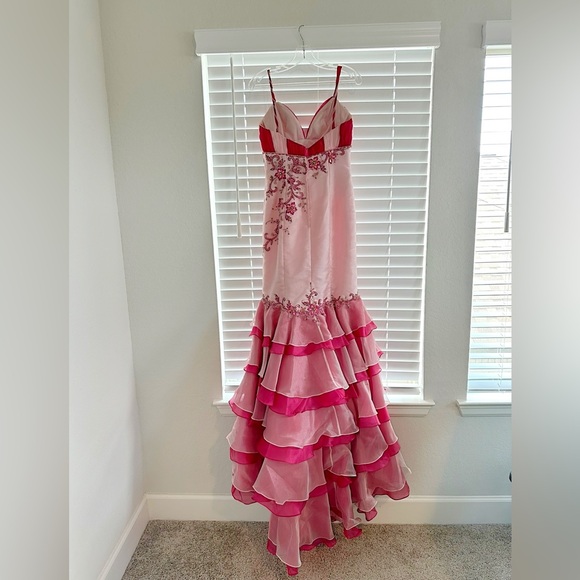 Absolutely stunning mermaid prom dress - Picture 4 of 16